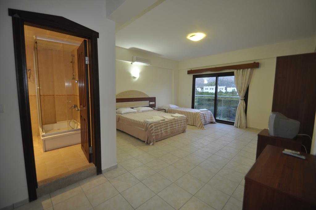 Ado Beach Hotel Turgutreis Habitación foto