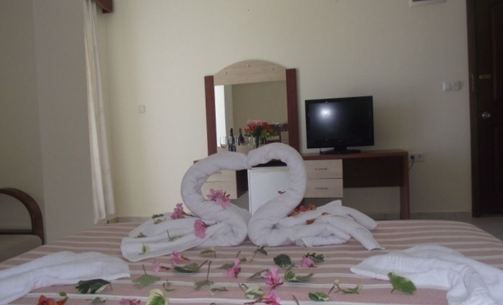 Ado Beach Hotel Turgutreis Exterior foto